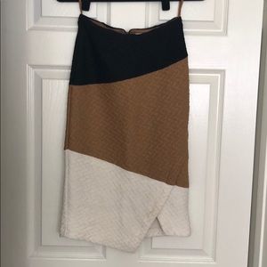 Thee toned pencil skirt